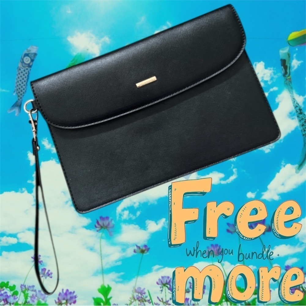 Free | Classic Black Wristlet Clutch